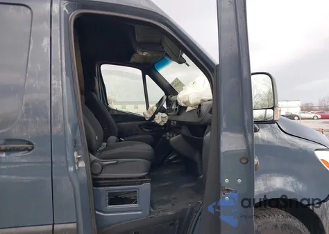 2019 Mercedes-Benz Sprinter 2500 High Roof V6 z USA, uszkodzony, nr VIN WD4PF1CD3KP120716